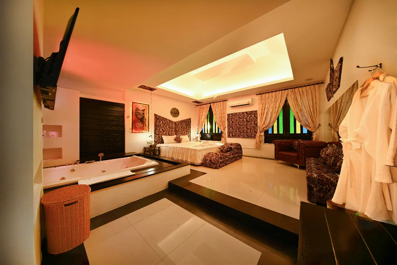 Leopard Room 2 preview