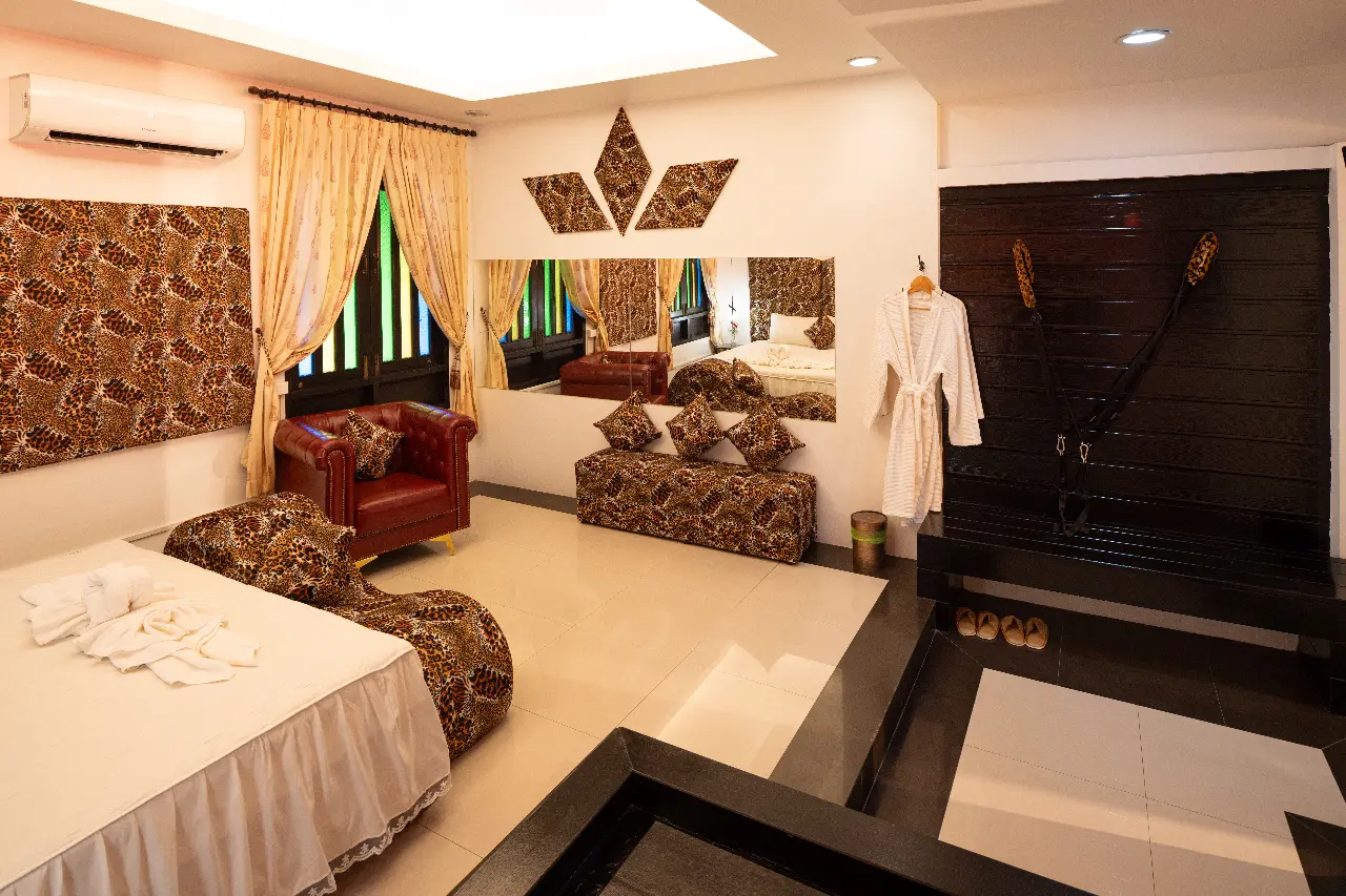 Leopard Room 5 preview